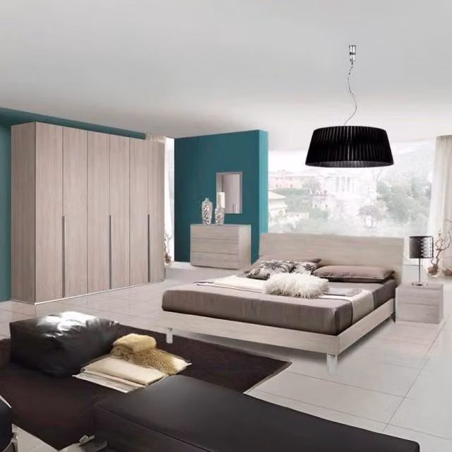 Completa la tua camera da letto con il set Urano in legno di frassino color beige, composto da struttura letto, comodino, armadio, cassettiera e specchio. – 1