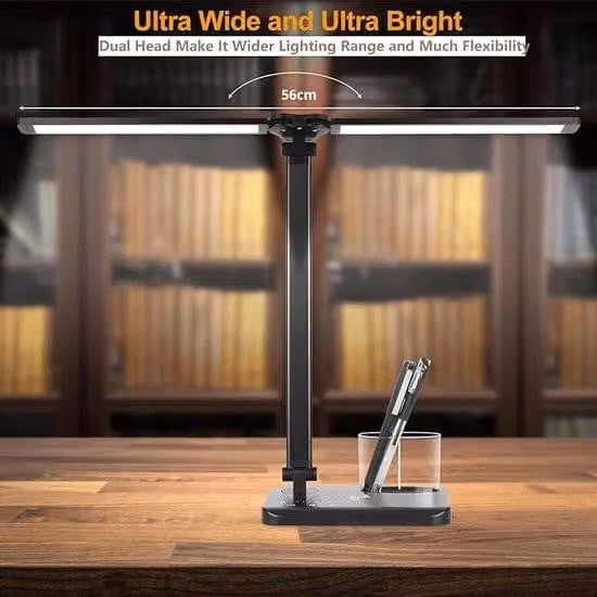 Lampada da ufficio dal design salvaspazio