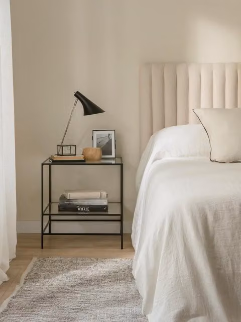 Tavolo ausiliare rettangolare Kenay Home in metallo nero e vetro