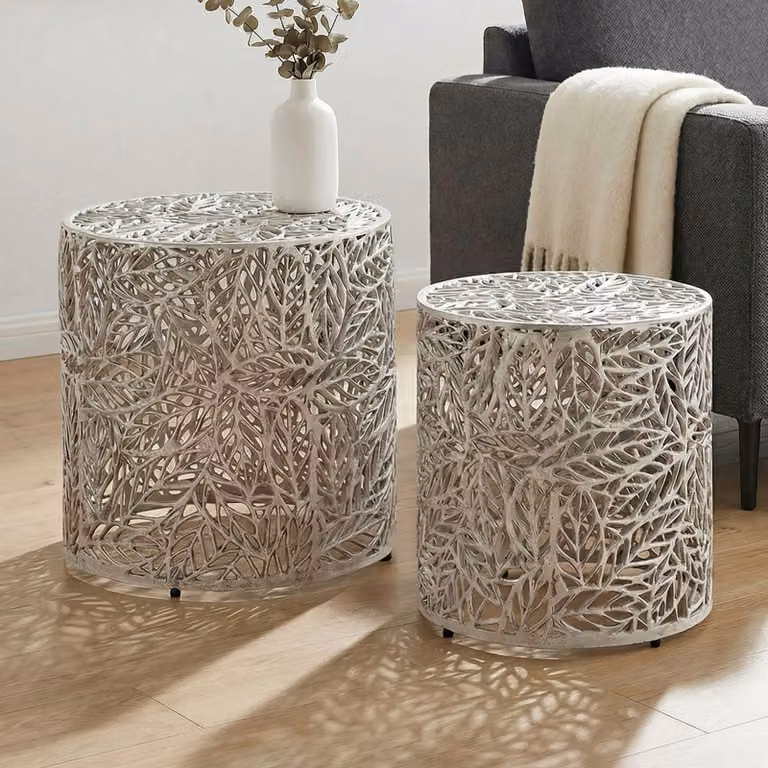 WOHNLING Set di 2 tavolini rotondi in alluminio con motivo decorativo a foglie Tavolino moderno Tavolino da salotto Tavolino da caffè Set di tavolini da salotto di design