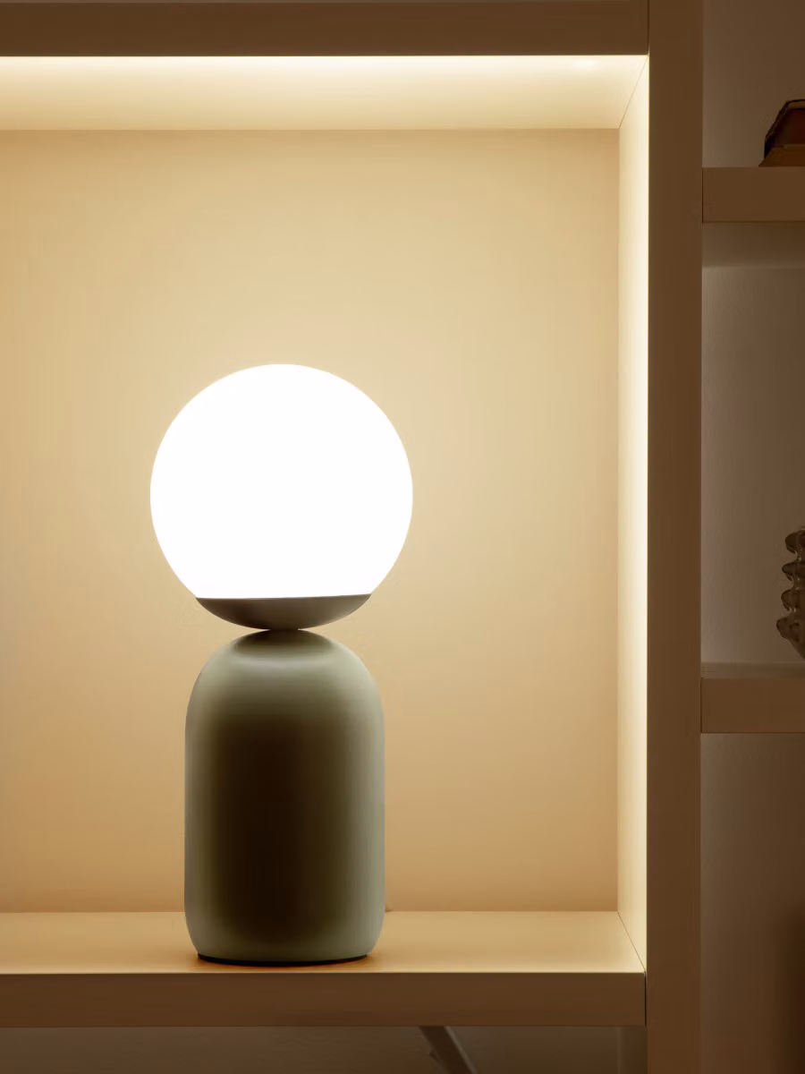 Lampada da tavolo Notti Kenay Home verde e bianca in ceramica e metallo – 2