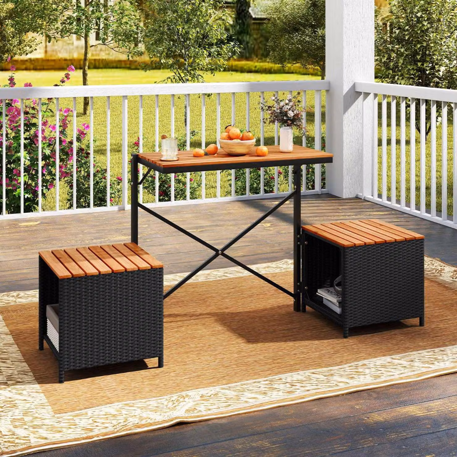 Set da esterno con tavolo e 2 sedie, in rattan sintetico PE e legno di acacia.