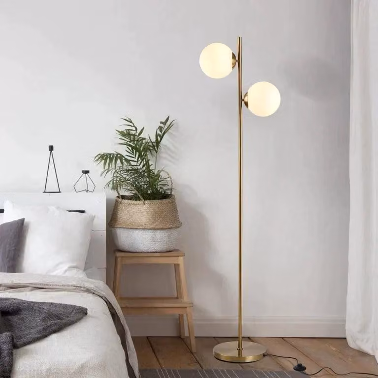 Lampada da terra con 2 paralumi in vetro | Colore: oro, bianco | Dimensioni: 28x39x165 cm