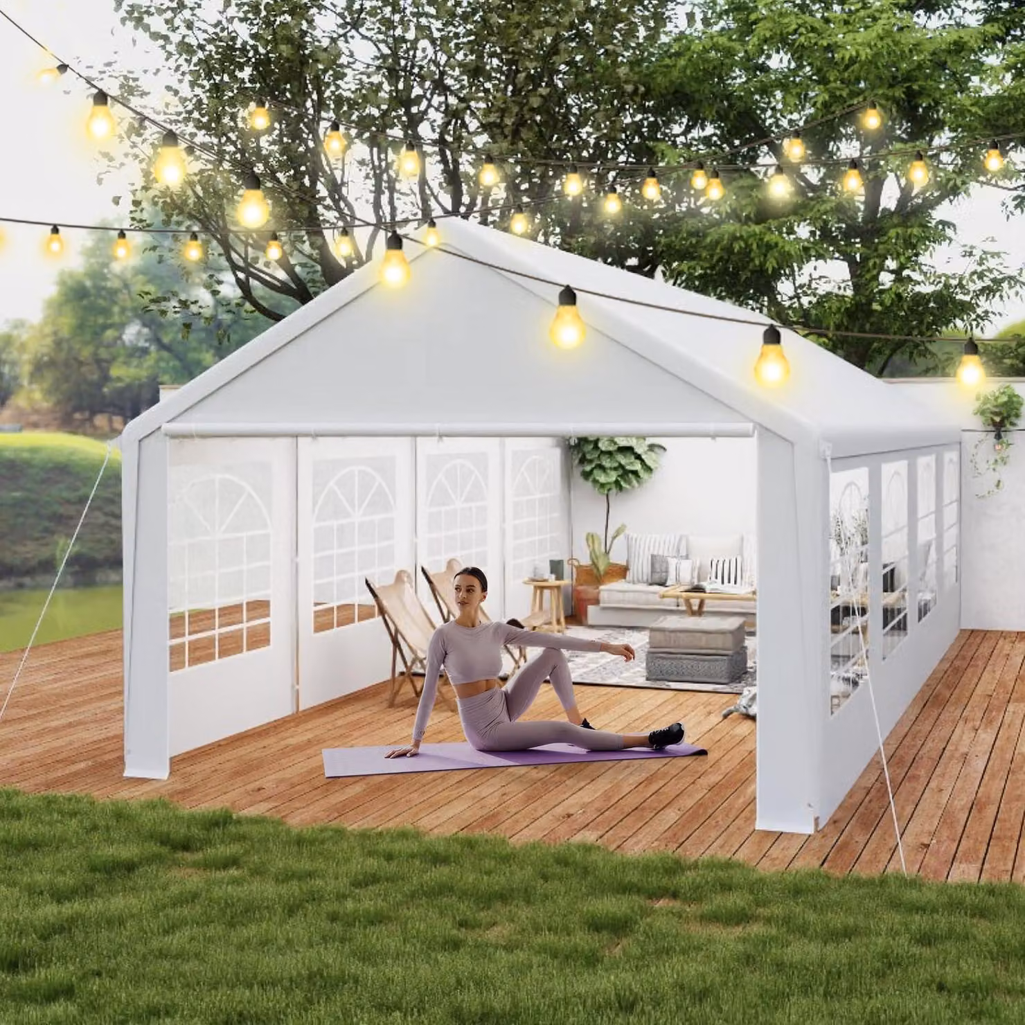 Tenda da festa 4x8 metri, colore bianco, realizzata in polietilene (PE) da 200g/m² con tetto da 130g/m². Pareti laterali con finestre e struttura in acciaio. Impermeabile e con protezione UV