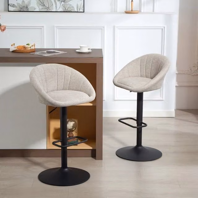 Set da 2 sgabelli alti REDOM girevoli regolabili in tessuto beige