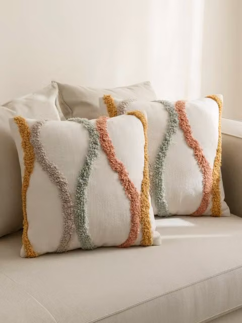 Set di 2 cuscini quadrati tufted multicolore Kenay Home in cotone L: 45 cm x P: 45 cm x H: 45 cm