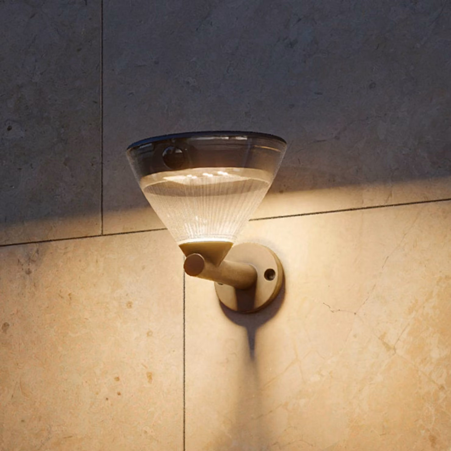 Philips Lampada da parete a LED e solare Kyna, nera, con sensore, IP44 Kyna, Nero, Plastica, Applique da esterni
