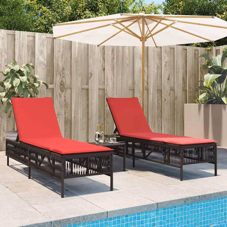 Set di 2 lettini prendisole con tavolino vidaXL in polyrattan marrone e metallo con poggiatesta regolabile