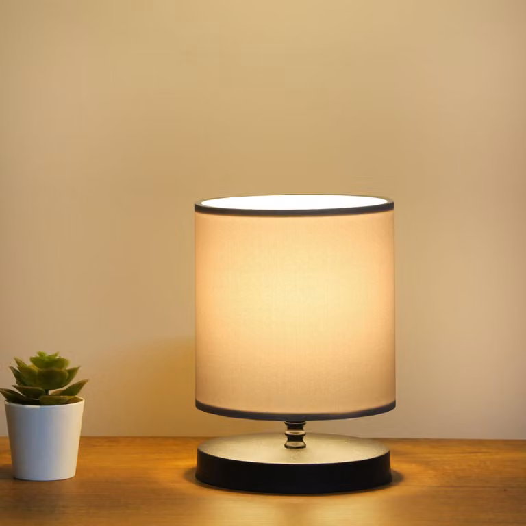 Opviq, lampada da tavolo di alta qualità, grigia, 15 x 15 x 22 cm | Corpo in tessuto, gambe in plastica, altezza con cavo: 100 cm | Attacco E14, max. 40 W | Design elegante per ogni ambiente.
