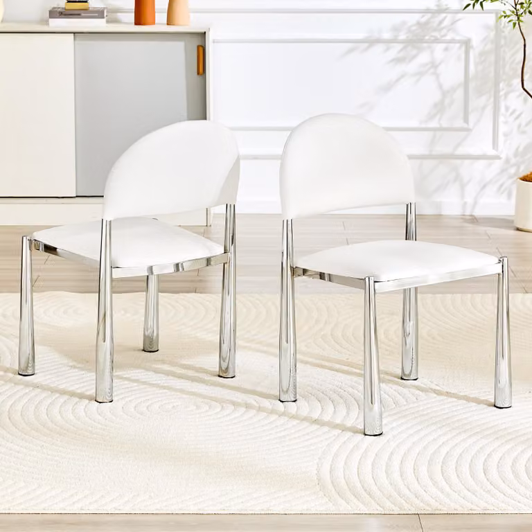 Set di 2 moderne sedie da pranzo, poltrona imbottita con schienale semi-circolare, sedia da cucina in ecopelle e con gambe in metallo. Il set include solo le sedie, la tavola non è inclusa. Altezza: 80 cm. Design elegante e robusto, colore bianco