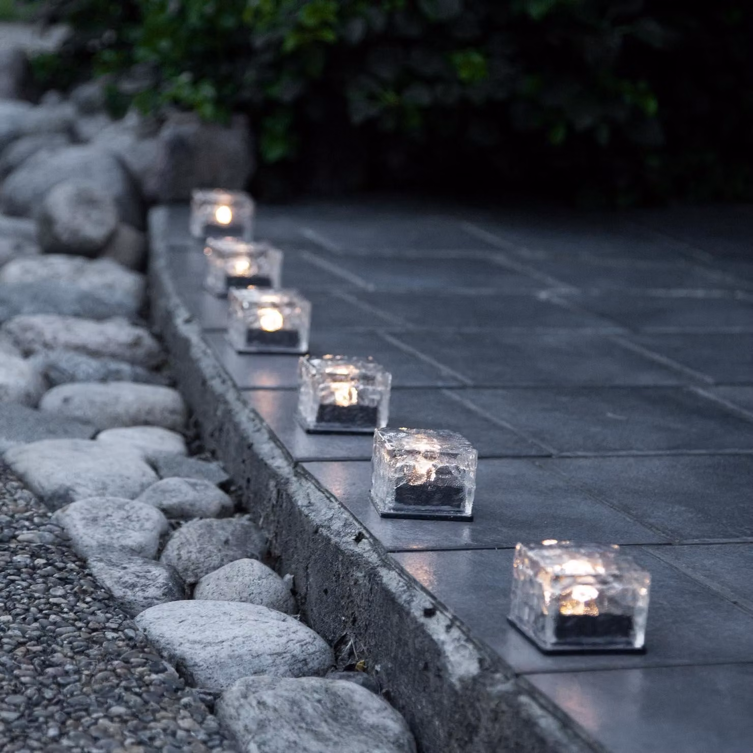Set di 3x lampade solari da giardino a LED ICECUBE