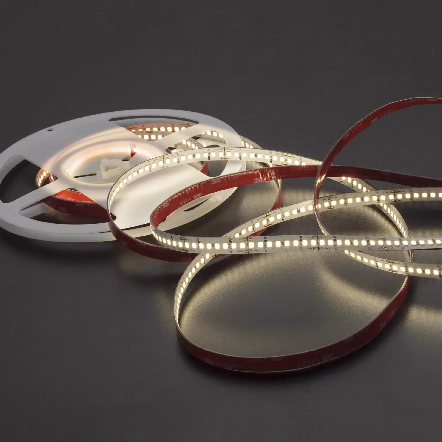 ARELUX XRIBO IP20, striscia LED, 15 metri per rotolo, 20W/metro, 240 LED/metro, 48V DC, indice di resa cromatica (CRI) 90, angolo di emissione >120 gradi, temperatura di colore 4000K