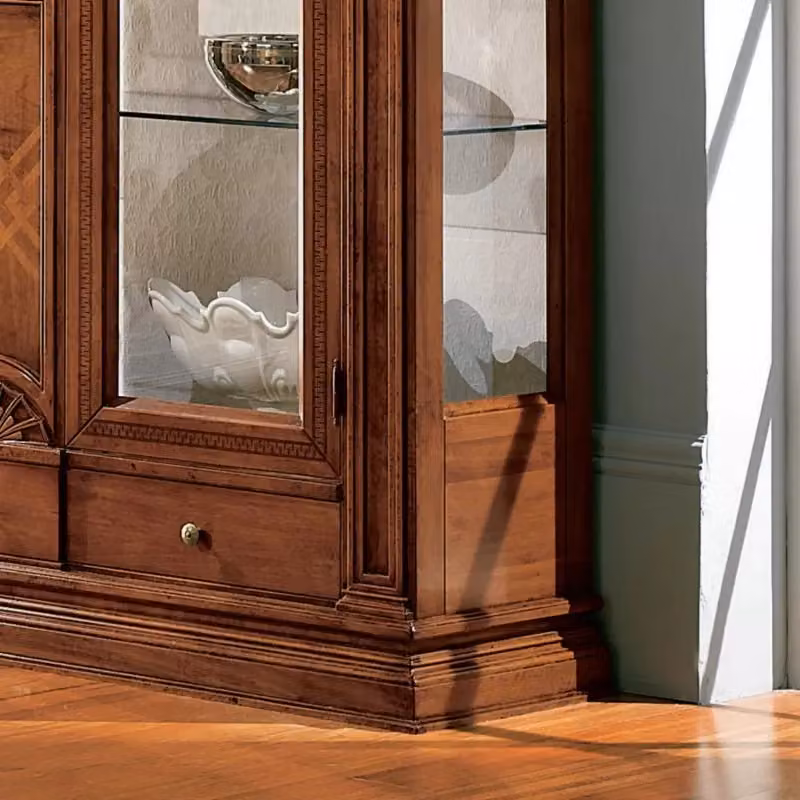Vetrina classica con 2 porte in vetro e 3 cassetti con intarsio in legno Mobili 2G L: 161 cm, P: 50 cm, H: 216 cm – 2