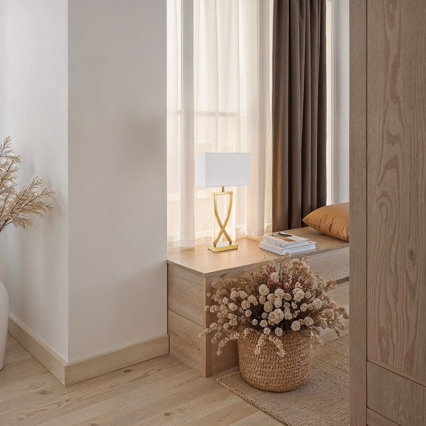 Lampada da tavolo tectake moderna in metallo e tessuto color oro/ottone con paralume bianco, attacco E27, H: 27.0 cm, L: 12.0 cm, P: 6.0 cm – 1