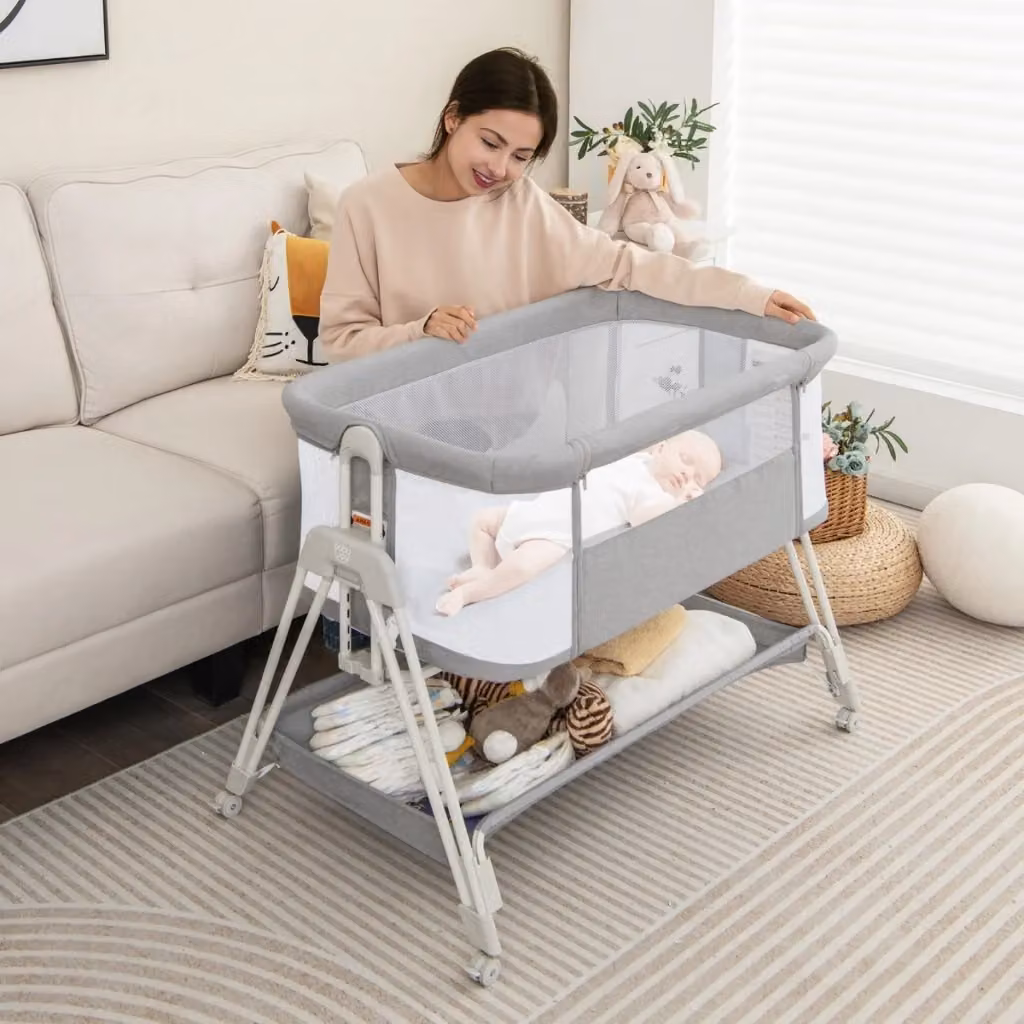 Lettino per neonati portatile e pieghevole DESIGN IN con ripiano laterale e materasso, culla regolabile a 7 altezze in tessuto e metallo, Grigio – 2