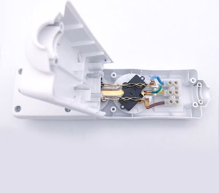 Separato a 3 prese SOLIGHT PZ11 16A