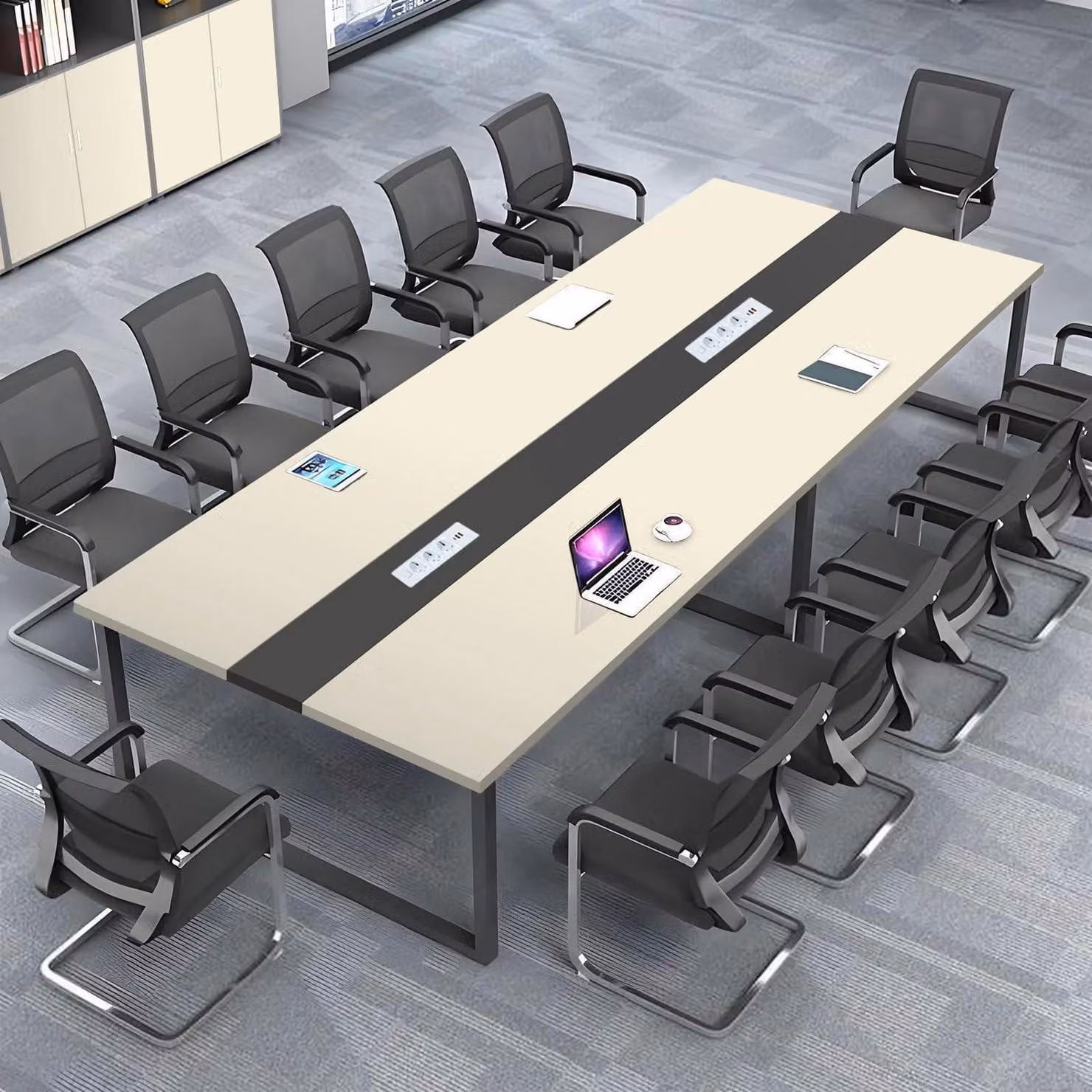 Tavolo da conferenza con sistema di gestione dei cavi, dimensioni 360x120x74 cm, design moderno, ideale per l'ufficio