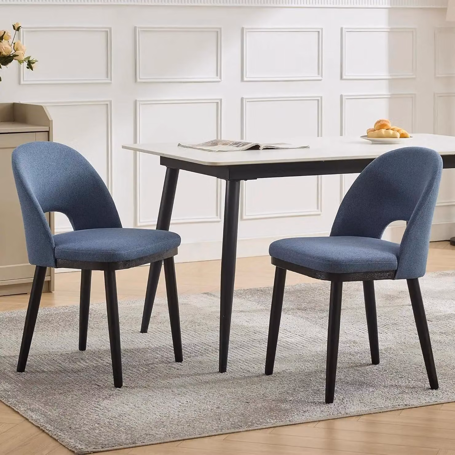 Set di due sedie - Sedia da pranzo - Schienale alto - Seduta profonda - Postura ergonomica - Imbottita - Struttura in legno - Colore blu