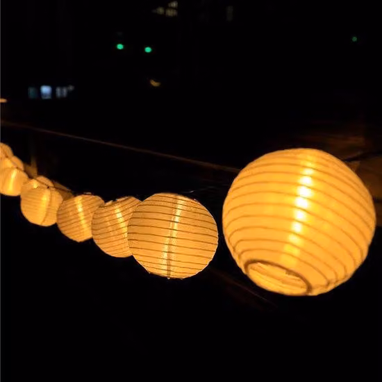 Ghirlande decorative solari da esterno, 8 metri, 30 LED, lampione solare resistente alle intemperie, illuminazione da giardino per balconi e spazi esterni, bianco