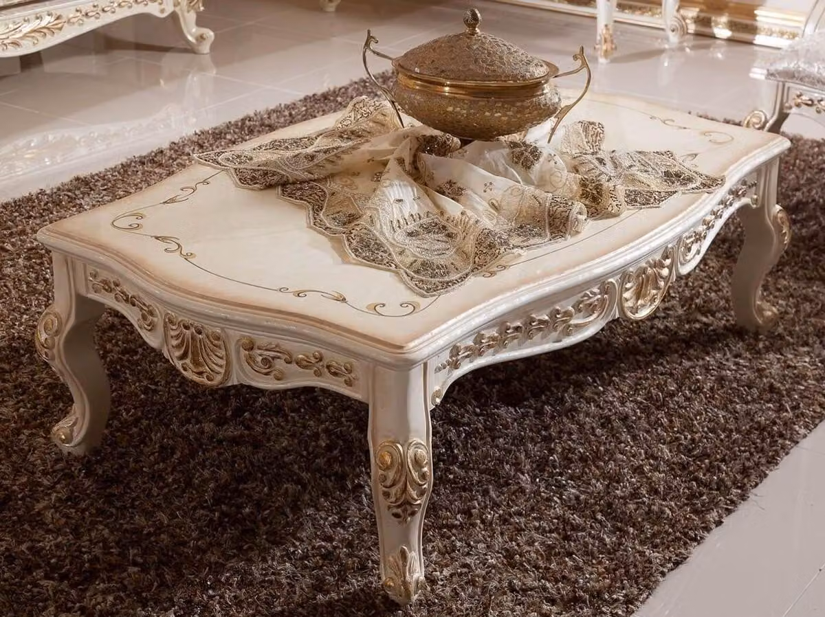 Casa Padrino tavolino barocco bianco / beige / oro - Magnifico tavolo da salotto in legno massiccio in stile barocco - Mobili da salotto barocchi - Nobile & Magnifico