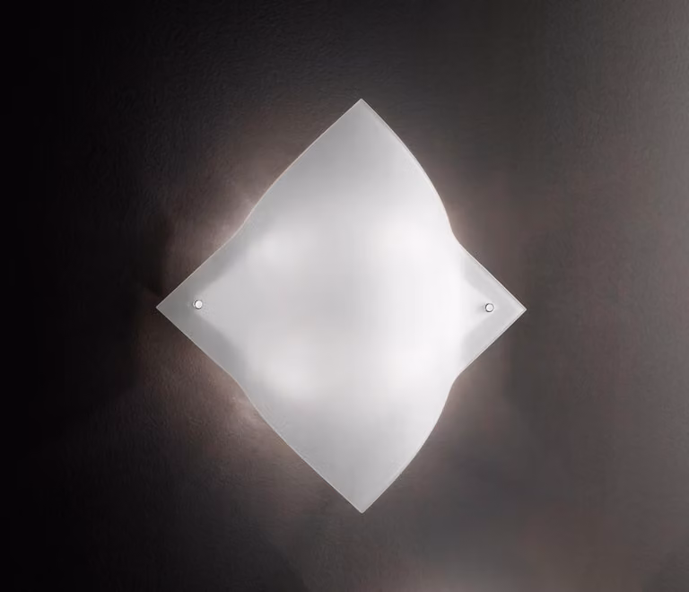 Plafoniera in Vetro Bianco serie 10S46024, Design Elegante, Attacco 4xE27 Max 60W, Dimensioni 47x50x12 cm per Illuminazione Interni - Perenz