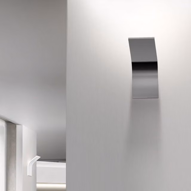 Applique LED Panzeri in metallo e vetro con luce up/down, disponibile in bianco, oro/ottone o titanio