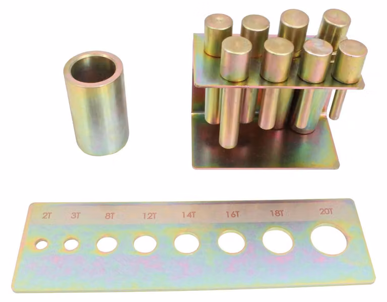 Kit-set punzoni con piastra di fissaggio per estrattore idraulico