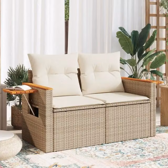 Divano da giardino a 2 posti vidaXL in polyrattan con cuscini beige e struttura in legno di acacia oliato