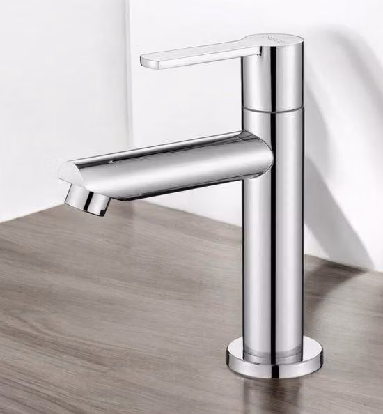 Rubinetto per acqua fredda in ottone per bagno ospiti con raccordo