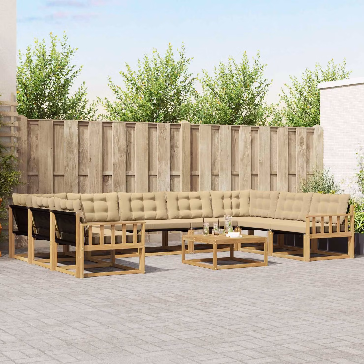 Set di divani da esterno vidaXL a forma di U composto da 10 pezzi in legno di acacia con cuscini bianchi e beige