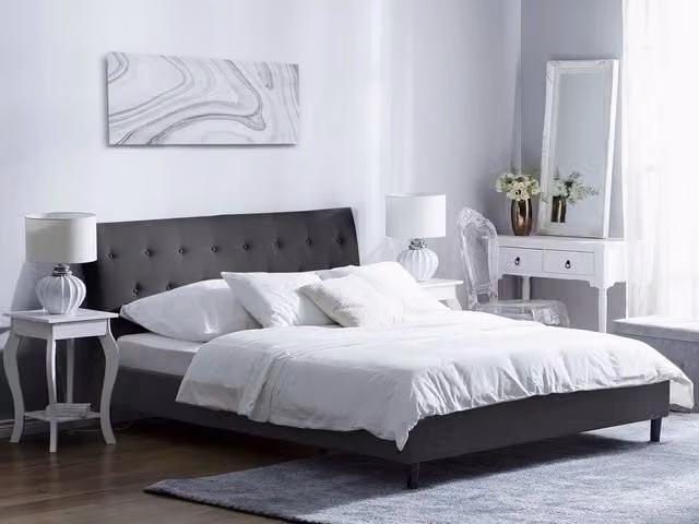 Letto Beliani con doghe in legno e testiera imbottita capitonné, tessuto grigio, L/P: 180 x 200 cm