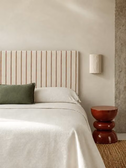 Testiera imbottita Rigole Kenay Home colore terracotta con motivo a righe per letto 160x200 cm