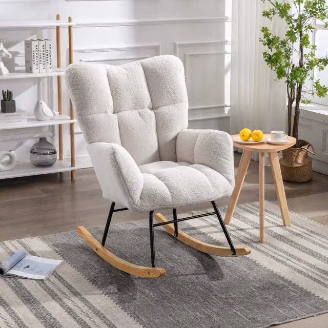 Poltrona a dondolo imbottita con schienale alto ergonomico e braccioli in tessuto teddy bianco per soggiorno e camera