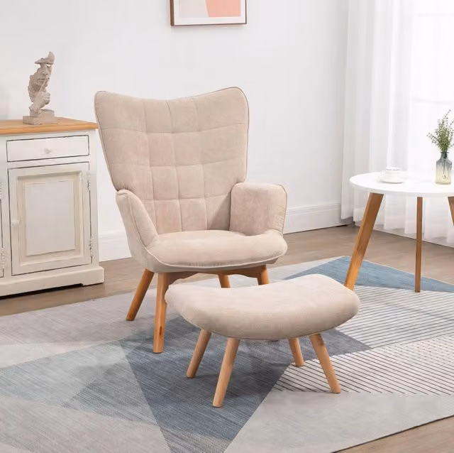 Poltrona relax beige con pouf e gambe in legno