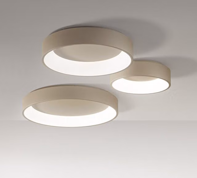 Plafoniera LED Affralux Band Diodi, design moderno e collegabile, disponibile in bianco o marrone