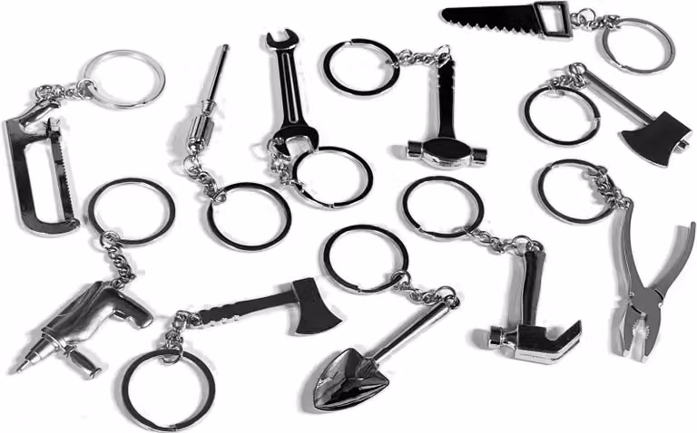 Bel regalo: set di 11 portachiavi (strumenti)
