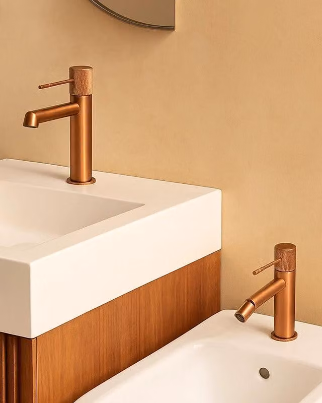 Coppia rubinetti lavabo e bidet senza scarico oro rosa spazzolato Melin