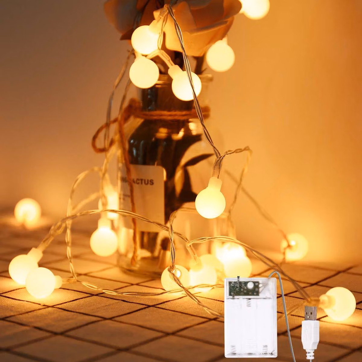 Catena luminosa con 40 LED, lunghezza 5 metri, luce bianco caldo, grado di protezione IP65, alimentazione a batteria/USB