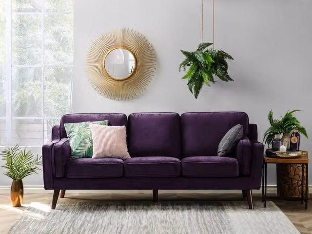 Divano 3 Posti BELIANI in Velluto Viola con Gambe in Rovere Oliata e Cuscini Inclusi L: 204 cm, P: 85 cm, H: 83 cm