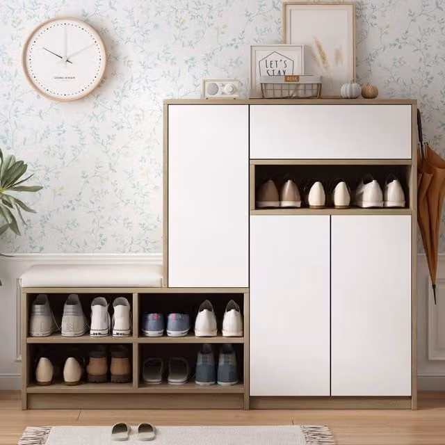 Scarpiera per ingresso Mivray con panca imbottita e ripiani regolabili in MDF bianco opaco L/P/H: 140 x 35 x 110 cm