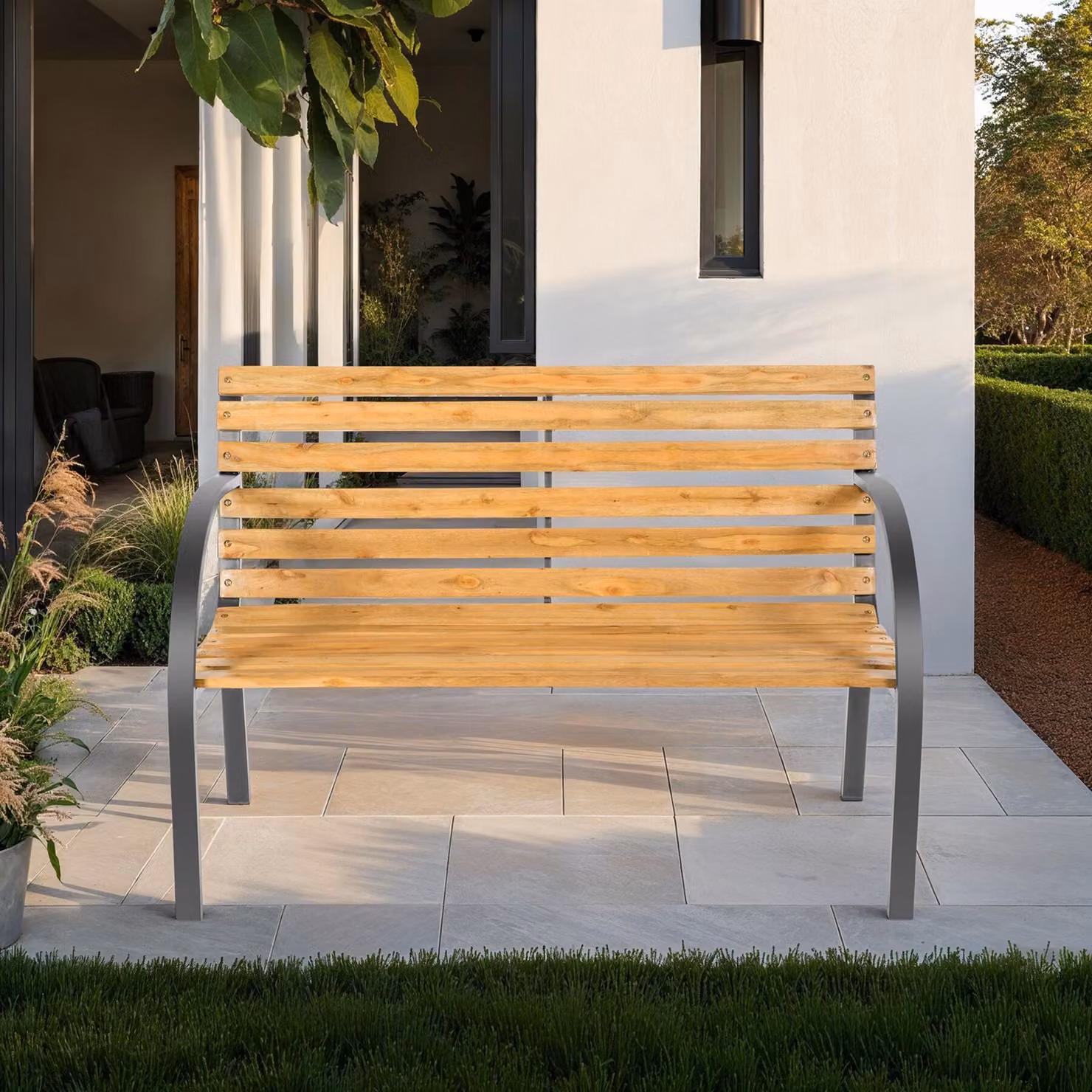 Panchina da giardino TecTake GmbH in legno e metallo marrone con braccioli, 2 posti, L: 119,5 cm, P: 62 cm, H: 83 cm – 3