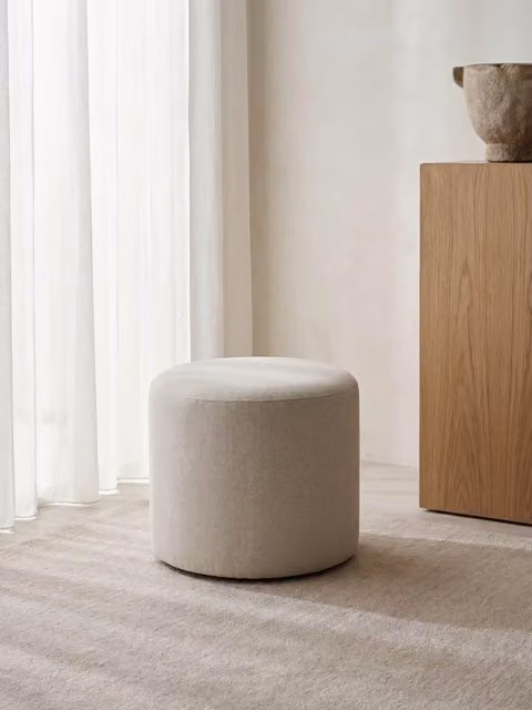 Pouf rotondo Harmony Kenay Home rivestito perla, diametro 50 cm