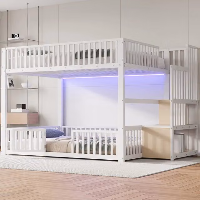 Letto a castello 140x200 cm con LED e scala portaoggetti in MDF e metallo bianco