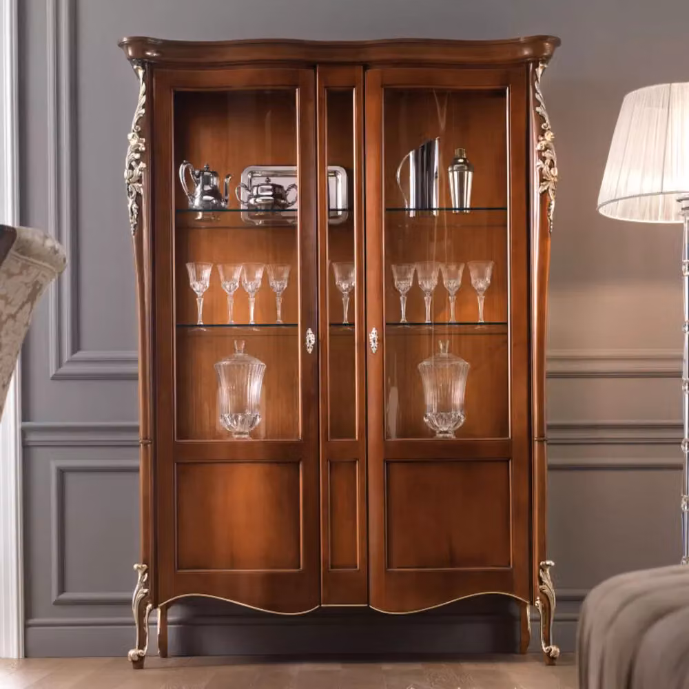 Vetrina sagomata classica con 2 ante in vetro Mobili 2G in legno massello color noce L: 145 cm, P: 50 cm, H: 203 cm – 3