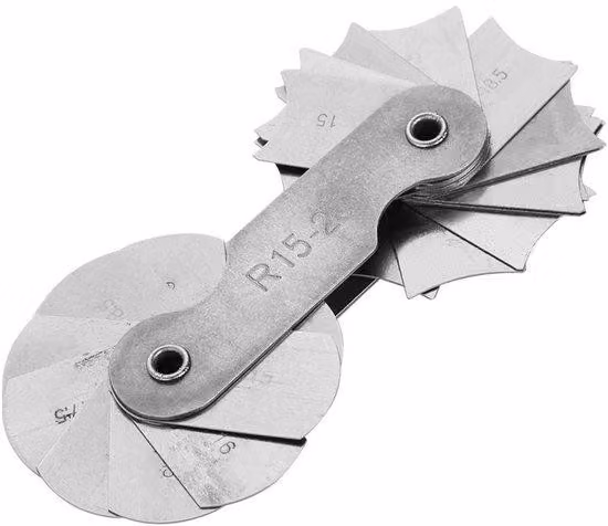 Misuratore di raggio in acciaio inossidabile – Misurazioni esterne/interne – Misurazioni di superfici convesse/concave – Campo di misurazione R0.3-100MM – Leggero, solo 43g – Resistente e anticorrosivo – Distanziometro