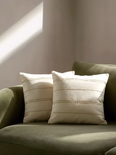 Set di 2 cuscini quadrati Sia in cotone beige Kenay Home, L/P/H: 45 x 45 x 45 cm – 1