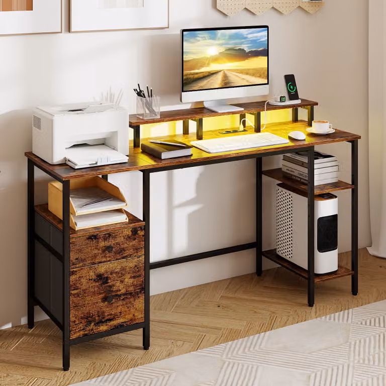 Costway Scrivania reversibile per computer in legno e acciaio, Postazione di lavoro con stazione di ricarica per studio uffico Marrone