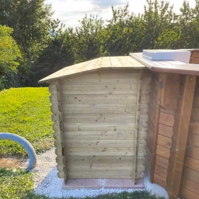 Locale Tecnico in Legno Marrone BSVILLAGE per Piscine Fuori Terra L: 120 cm, P: 89 cm, H: 113 cm