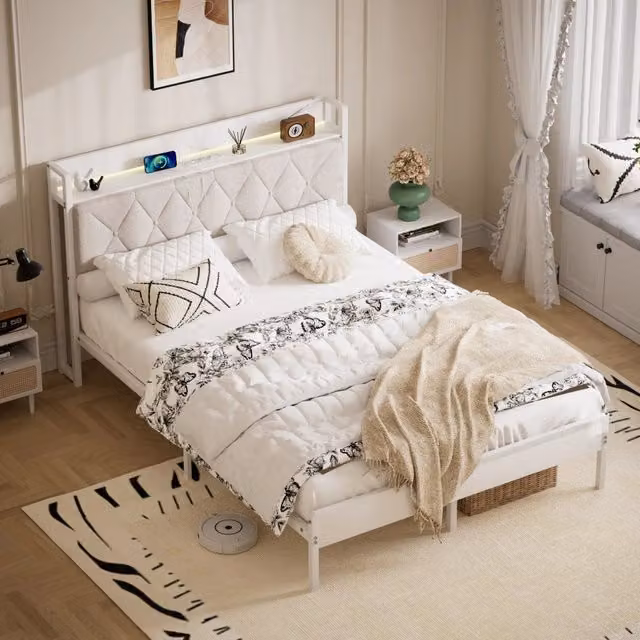 Letto imbottito Mivray bianco con testiera dotata di luci LED, porta USB e luce da lettura, L/P: 140 x 190 cm