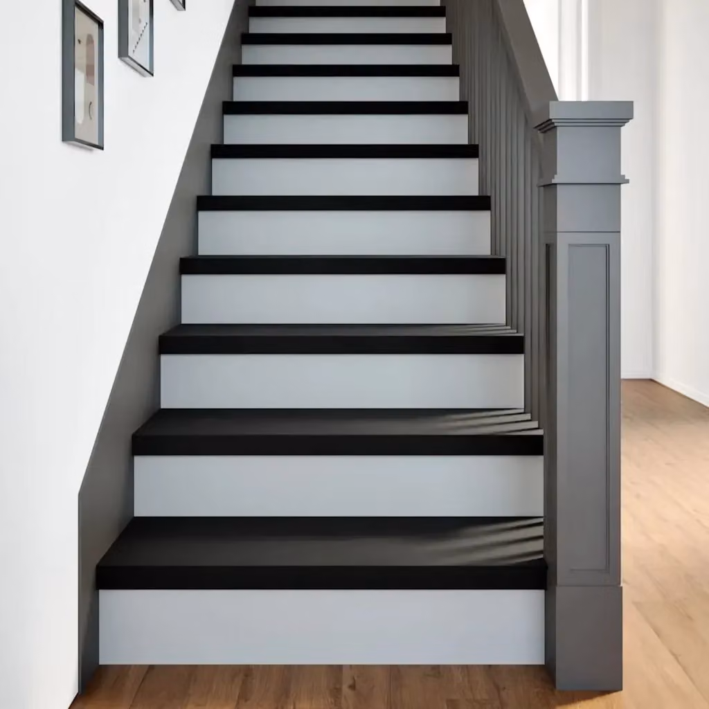 Set di 8 tappetini autoadesivi per scale in legno massello di rovere, colore marrone scuro, L: 80 cm, P: 25 cm, H: 2 cm – 2
